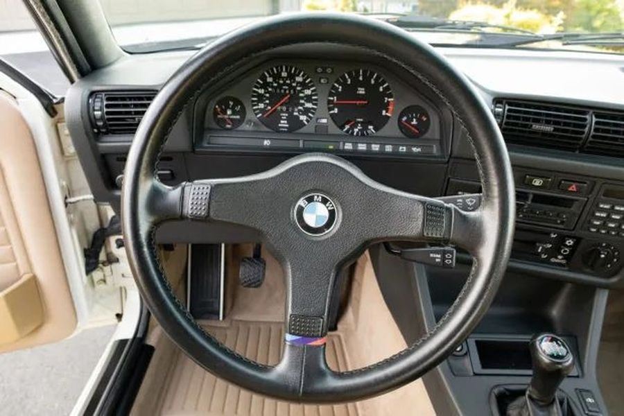 BMW M3 E30