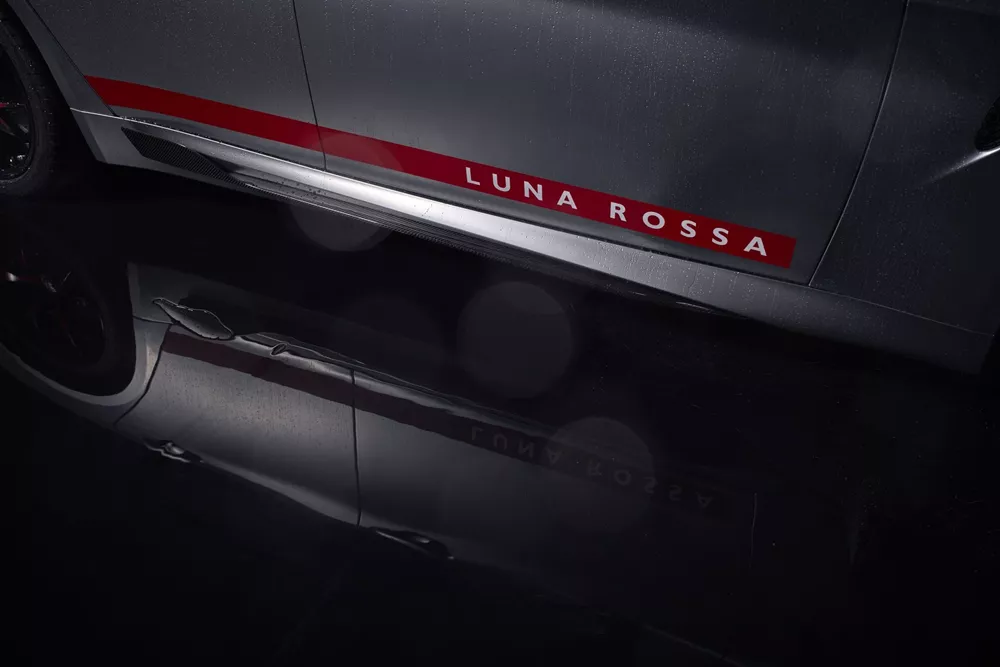 Alfa Romeo Giulia Quadrifoglio Luna Rossa