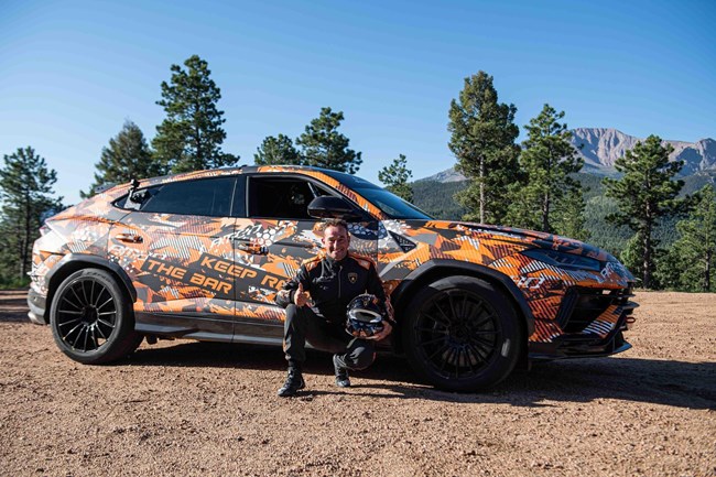 Η Lamborghini Urus στο Pikes Peak