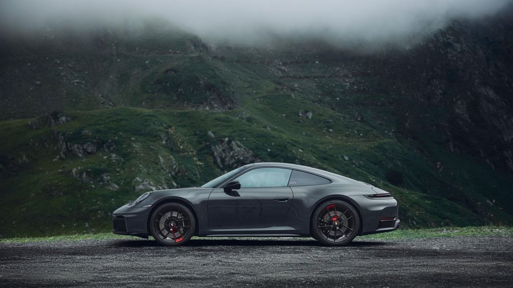 Porsche 911 Carrera 4 GTS Transfagarasan