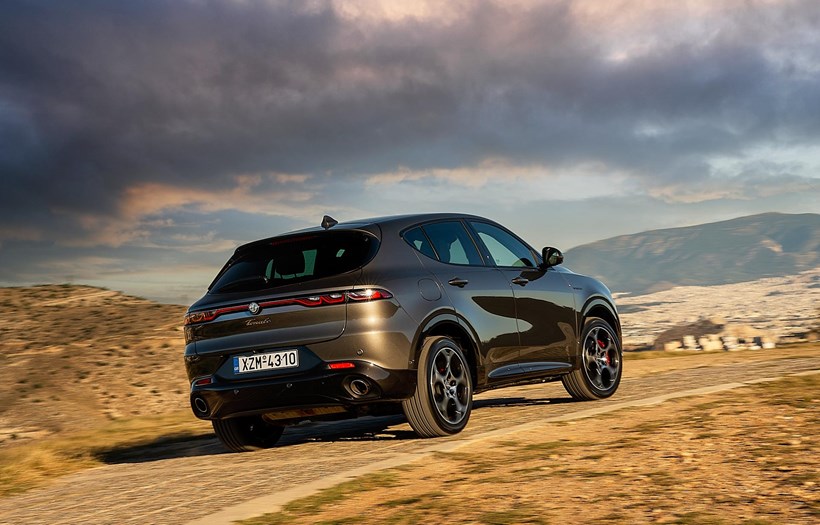 Alfa Romeo PHEV Q4
