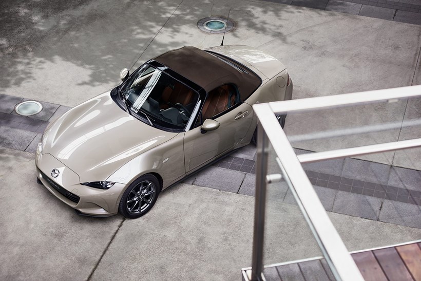 Mazda MX-5 nees ekdoseis