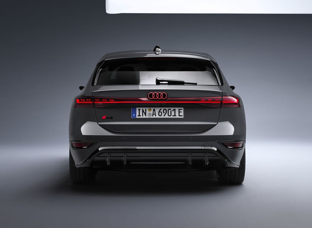  ;Audi A6 e-tron Avant