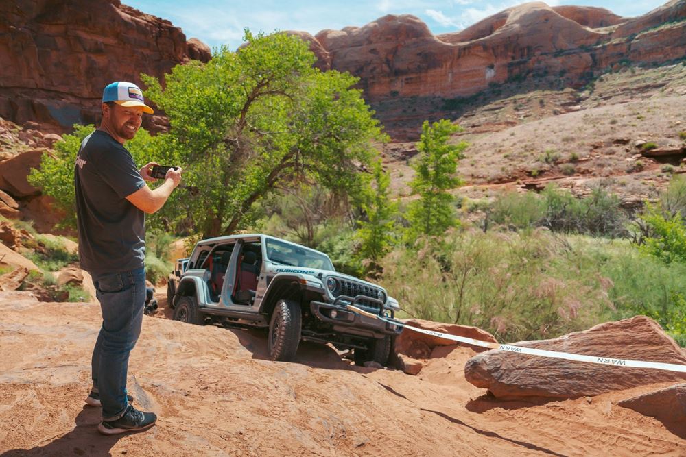 Jeep Wrangler Rubicon Cliff Hanger