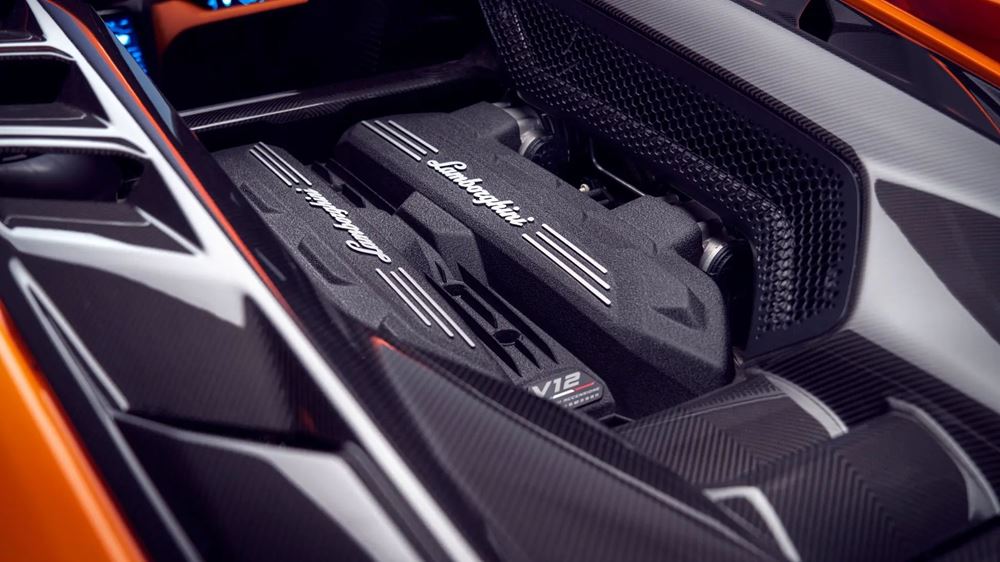 Lamborghini Revuelto 2024