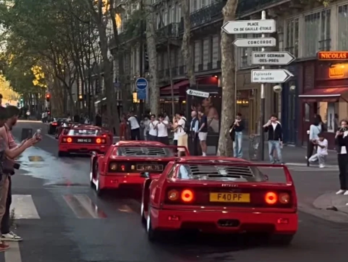Ferrari F40 Paris
