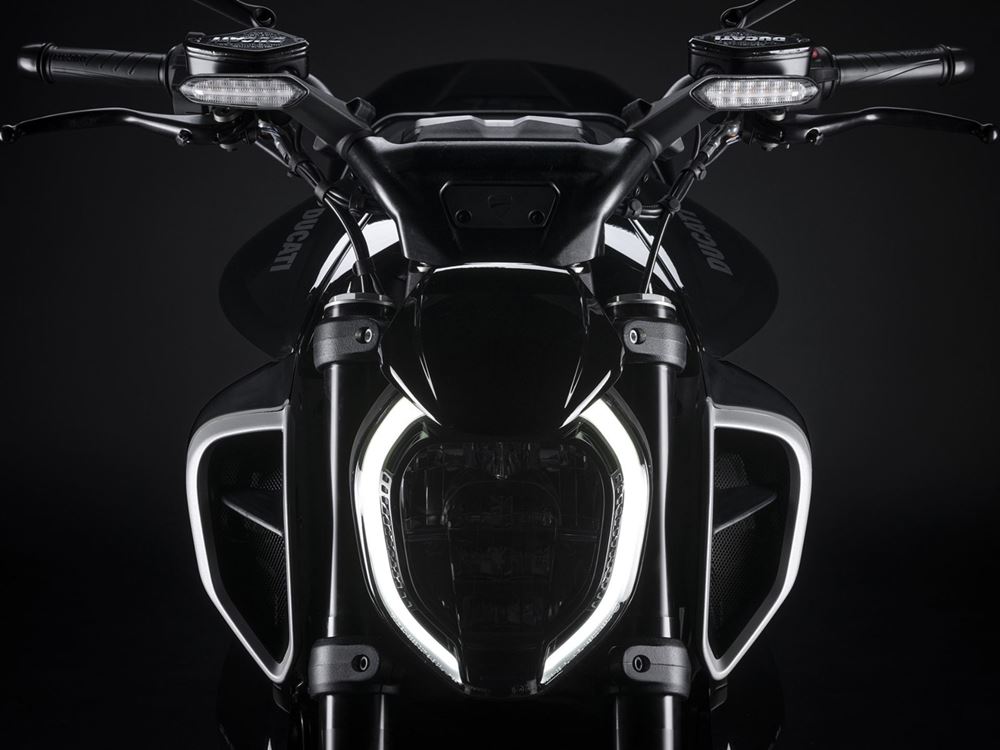 Ducati Diavel V4