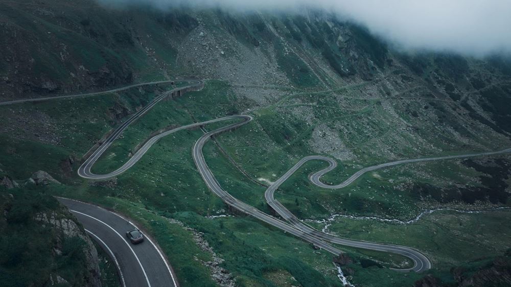 Porsche 911 Carrera 4 GTS Transfagarasan