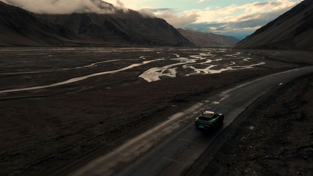 Porsche Taycan Cross Turismo Tibet