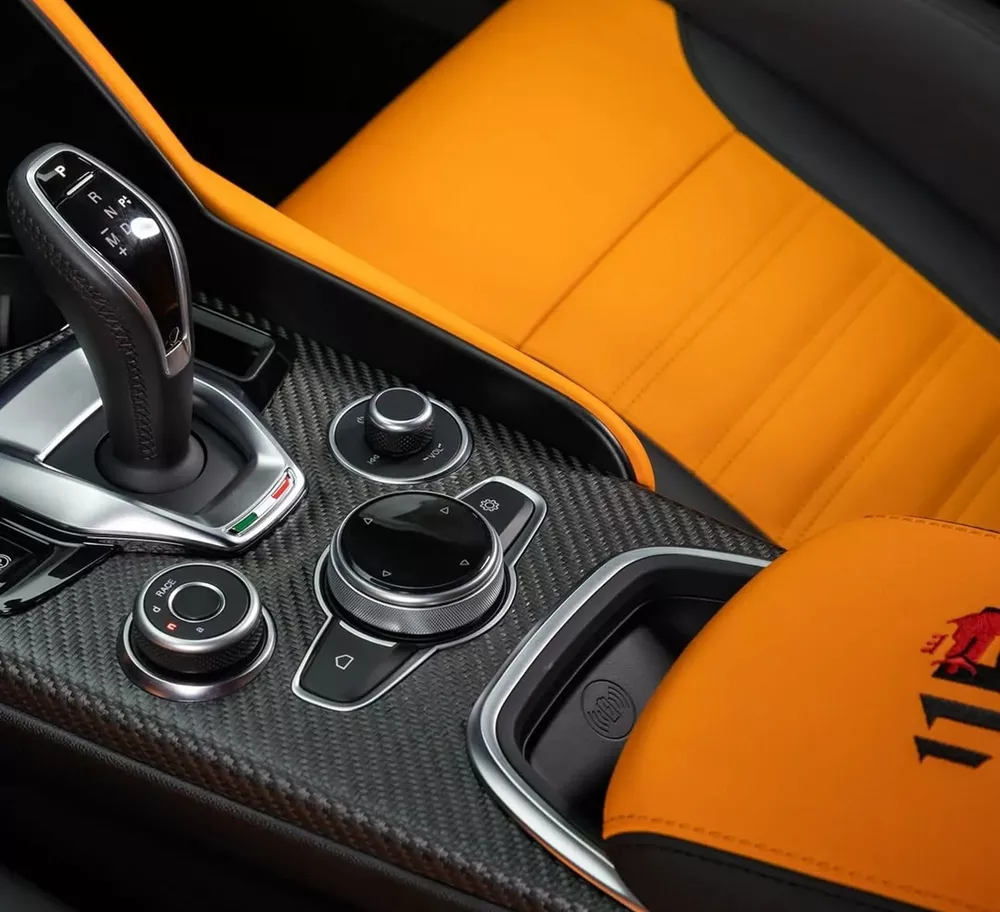 Alfa Romeo Giulia QV Ντουμπάι