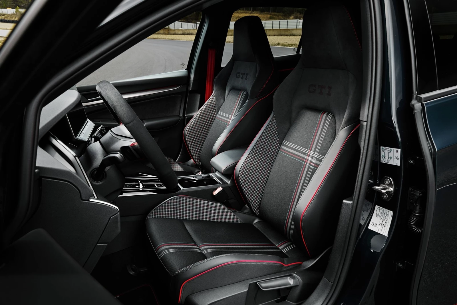 VW Golf GTI Edition 50