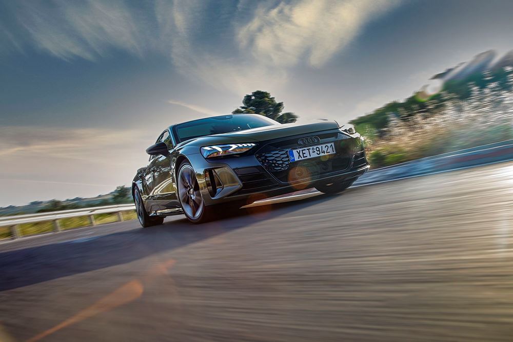 AUDI e-tron GT