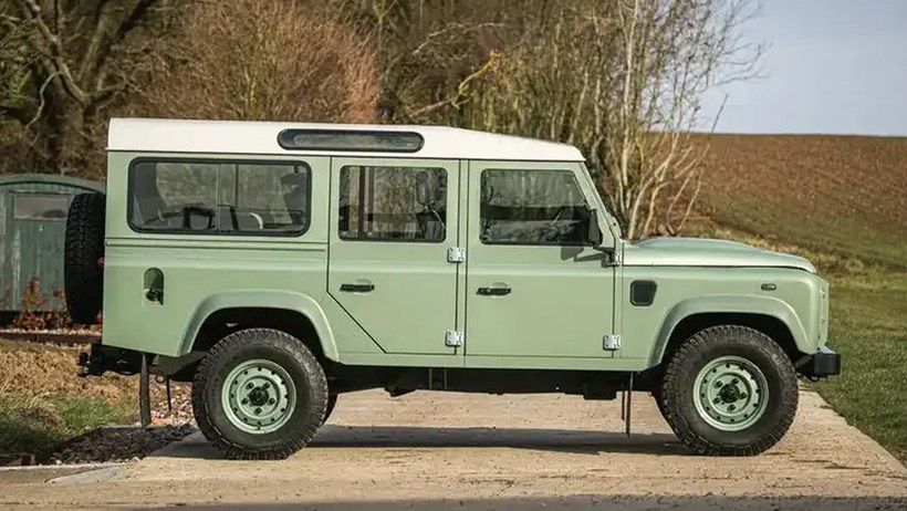 Land Rover Defender 110 Heritage Edition