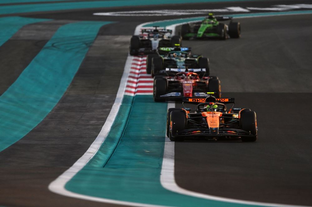 F1 GP Άμπου Ντάμπι Αγώνας Κυριακής