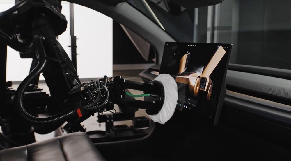Tesla Robotaxi αυτόματο σύστημα καθαρισμού