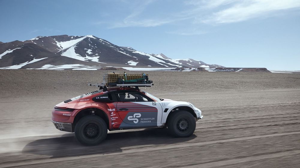 Porsche 911 Chile Volcano
