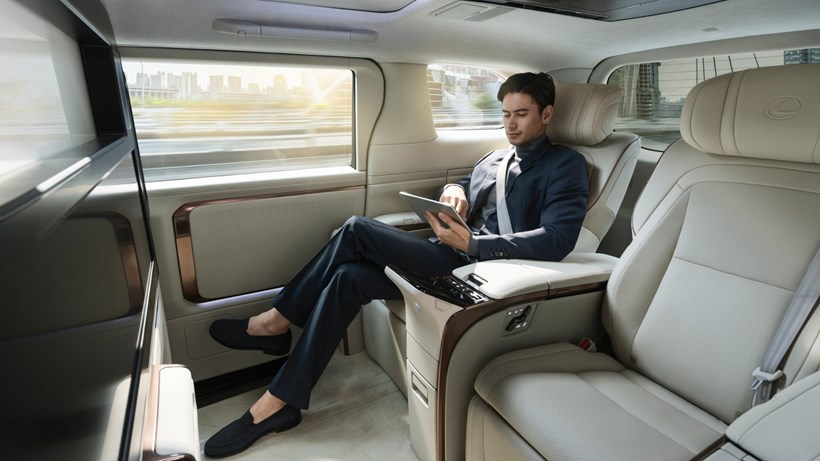 Lexus LM Series