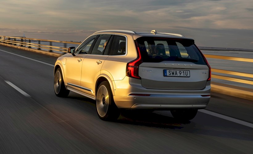 Volvo XC90 T8 2025