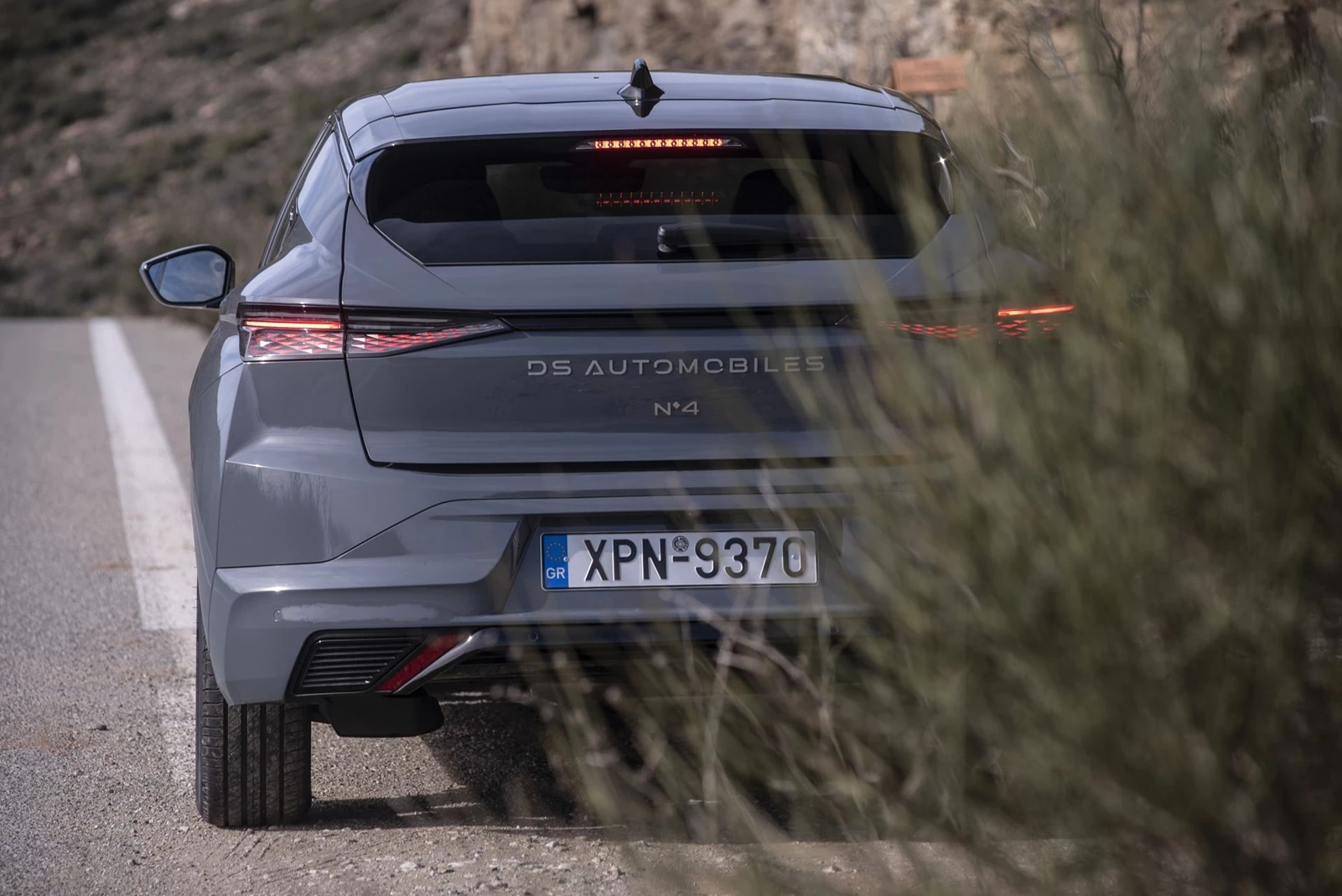 DS No4 Hybrid
