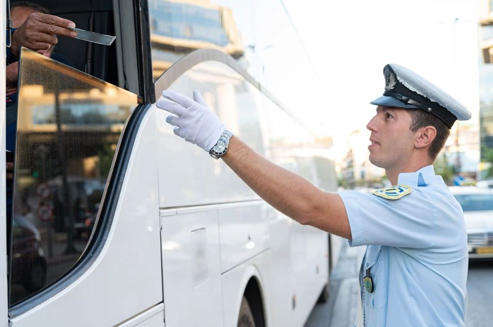 Ελληνική αστυνομία έλεγχοι σε σχολικά λεωφορεία