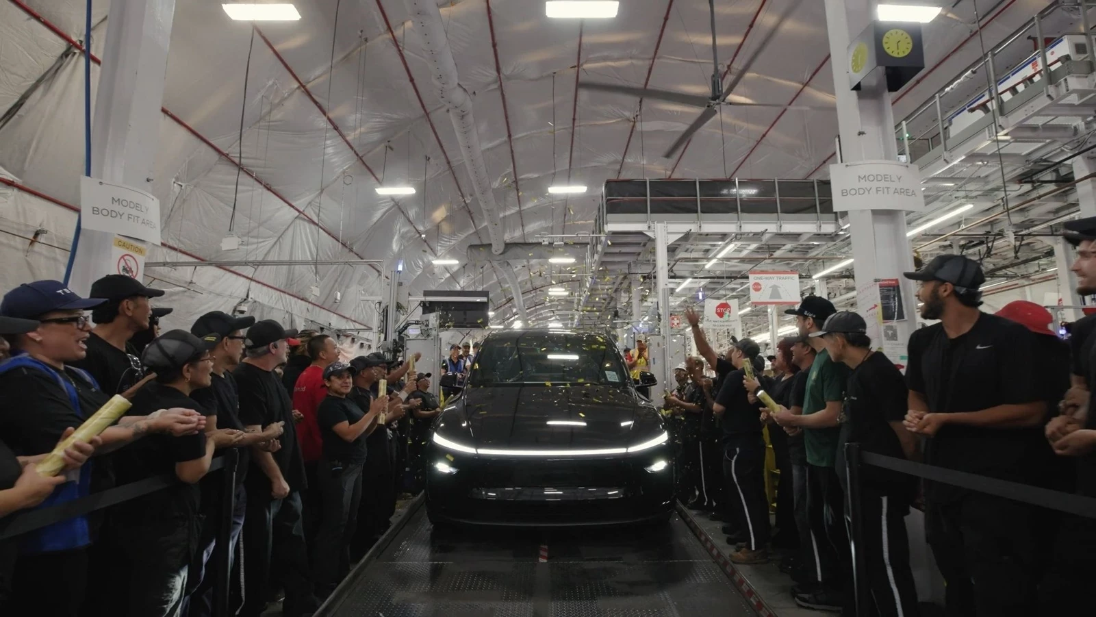 Tesla 10 εκατομμύρια οχήματα