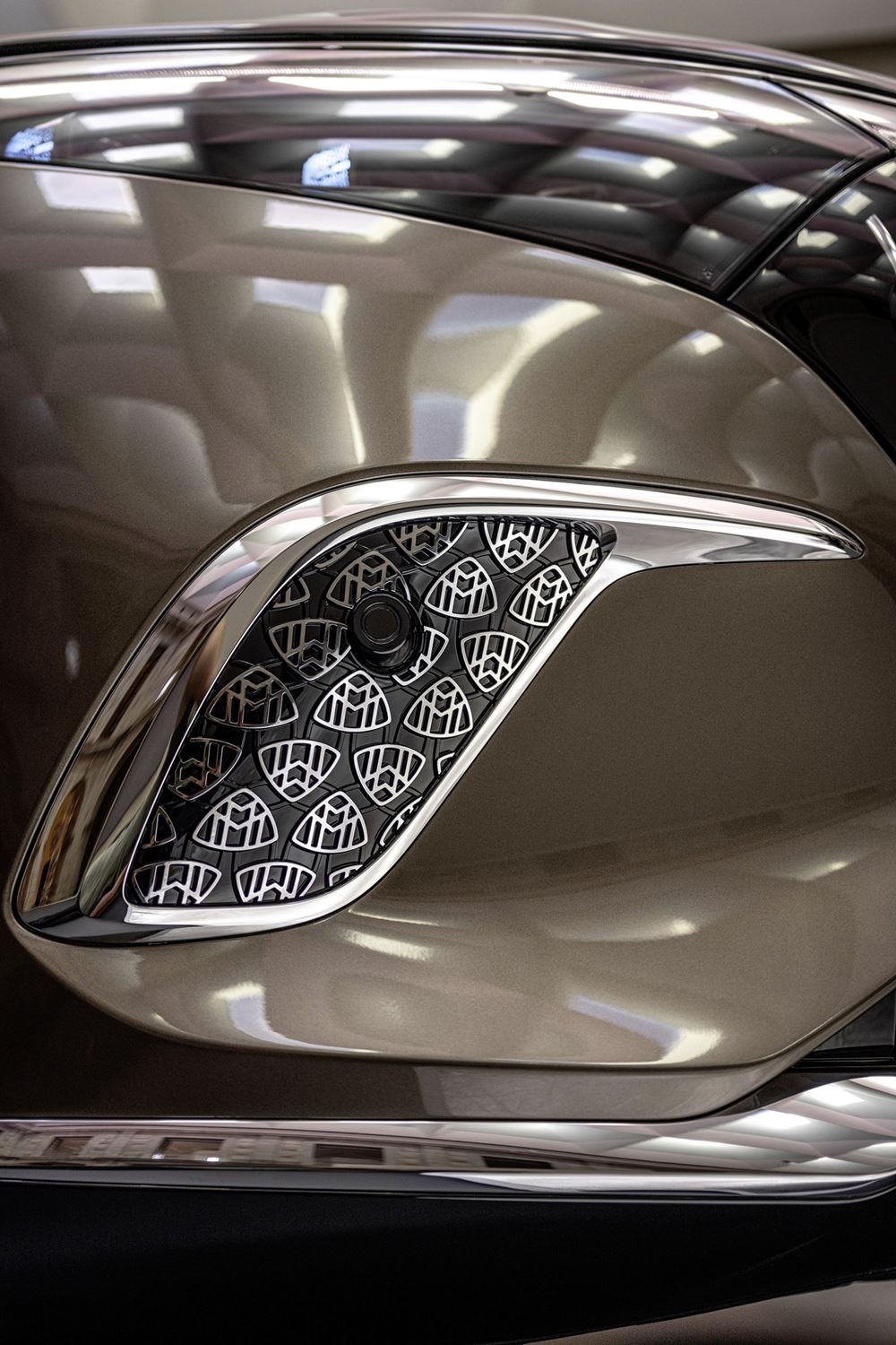 Mercedes-Maybach EQS 680 SUV