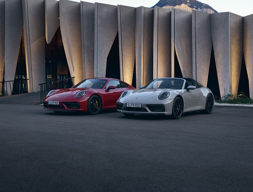 Porsche 911 GTS Coupe Targa