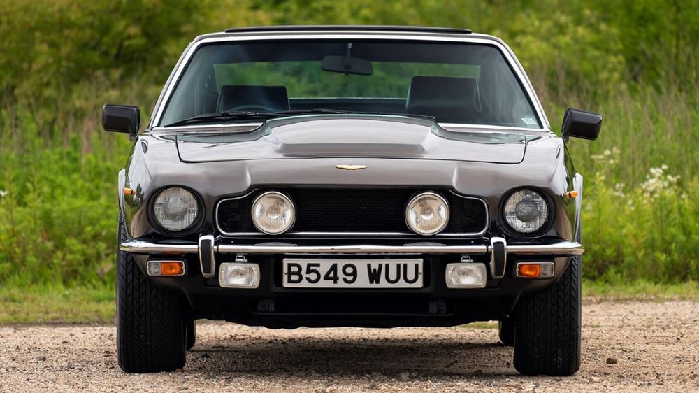 Aston Martin V8 James Bond
