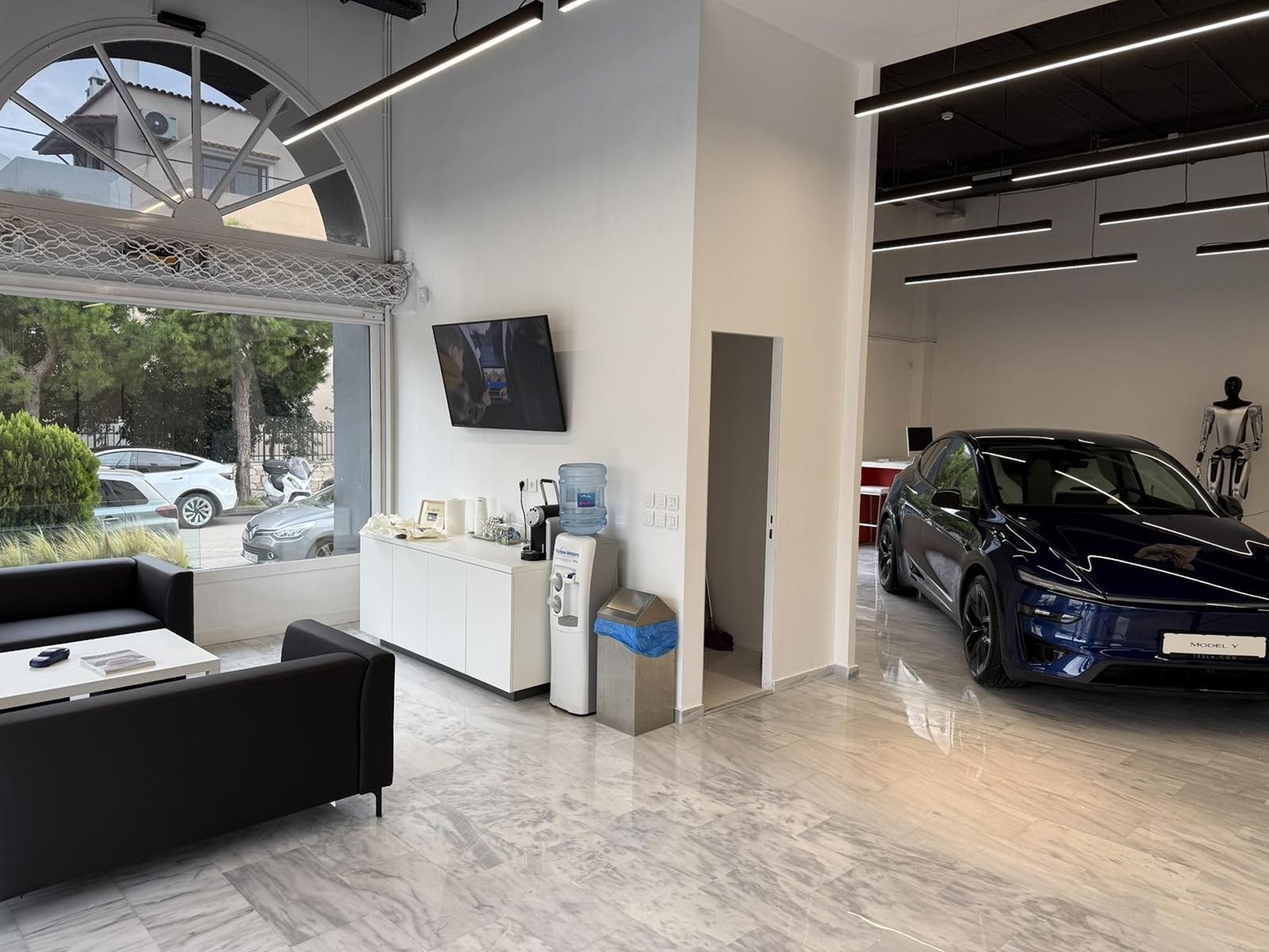 Tesla νέο κατάστημα Κηφισιά