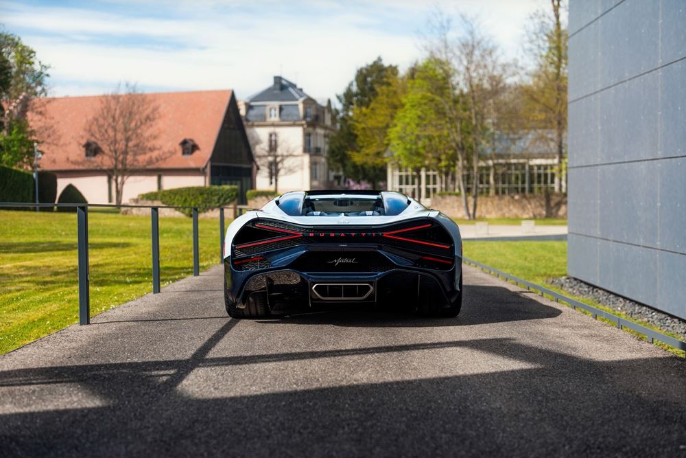 Bugatti Mistral W16 δοκιμές πολλών χιλιομέτρων