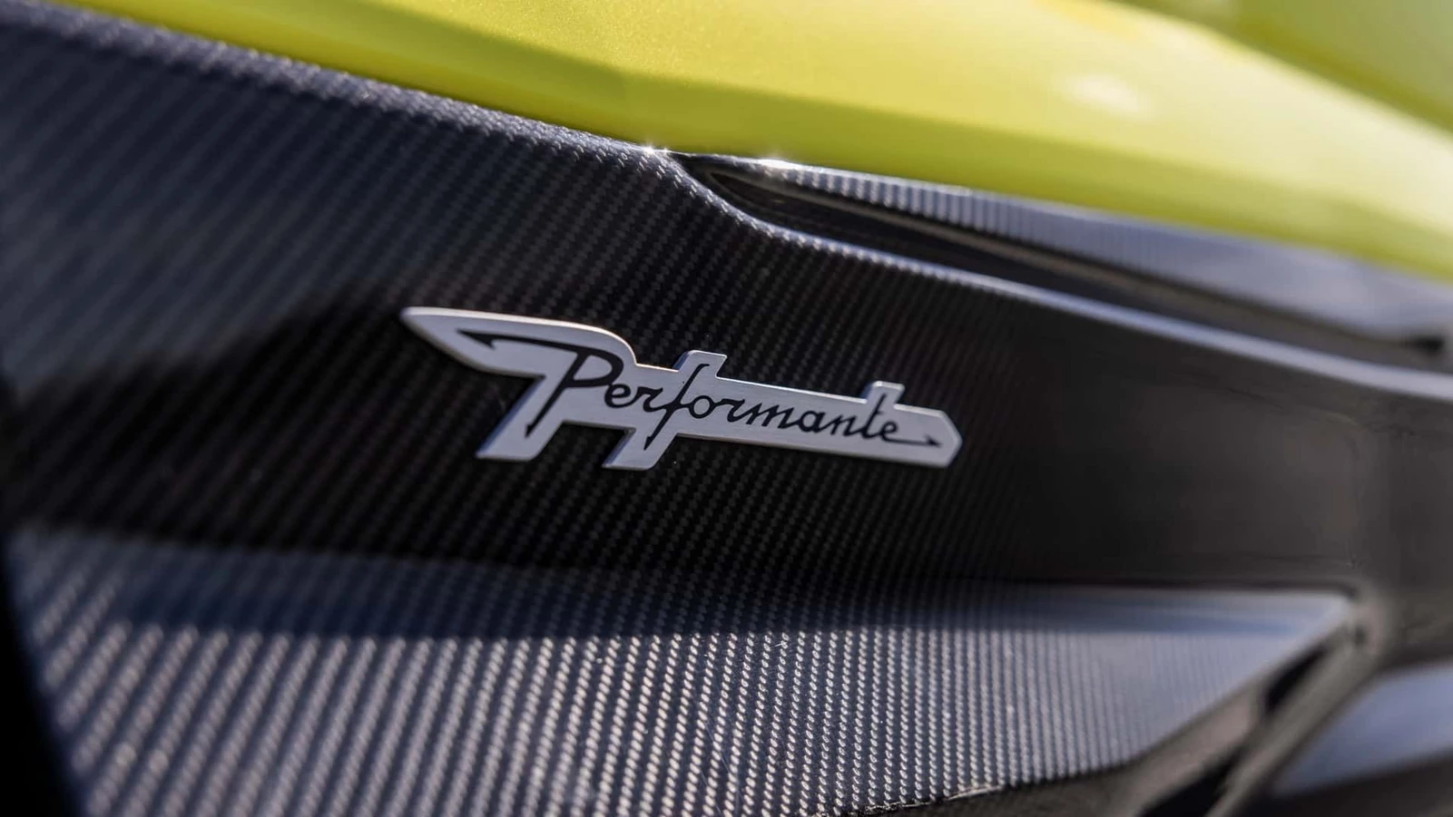 Lamborghini Urus SE Performante