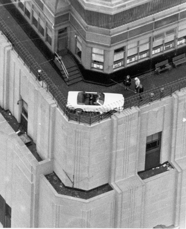 Πώς ανέβηκε μια Ford Mustang στο Empire State