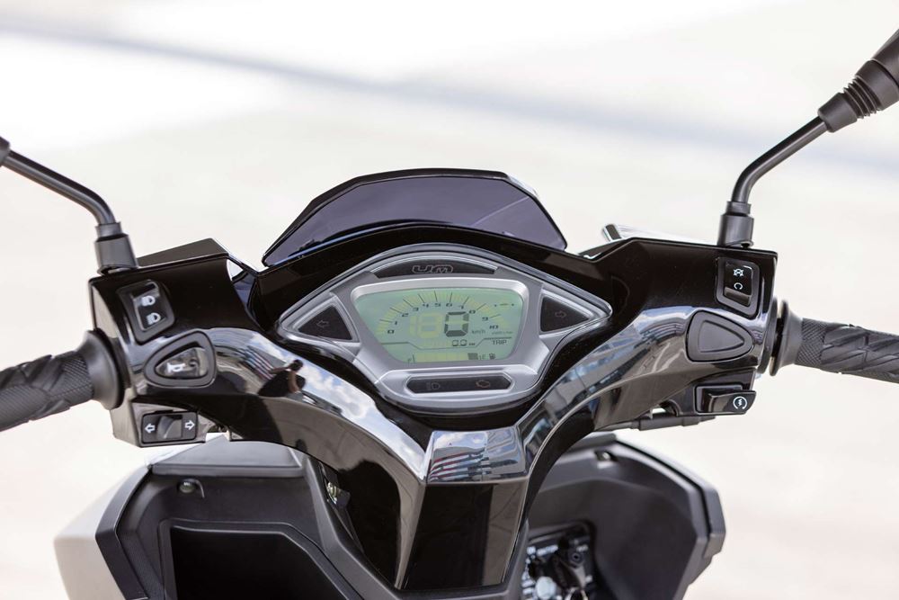 UM XPEED 125