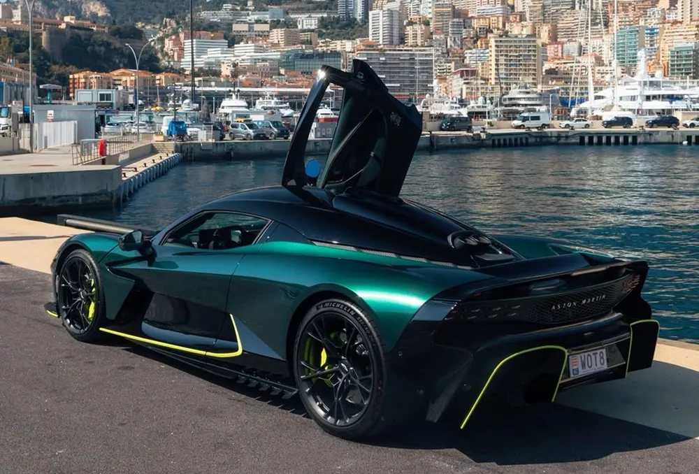 Τσιτσιπάς Aston Martin Valhalla