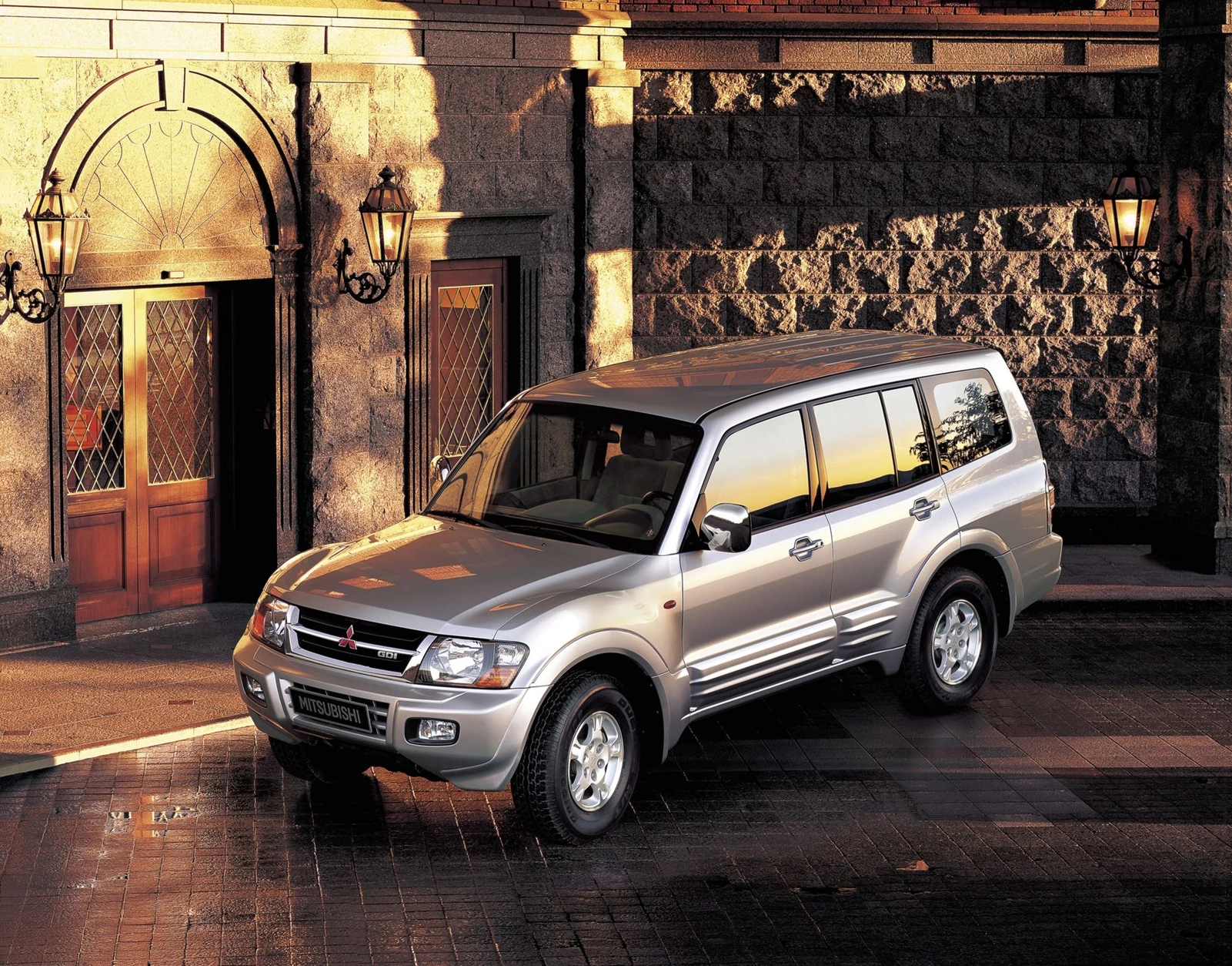 mitsubishi pajero 2000