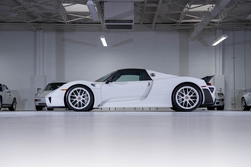 Porsche White Collection Λευκές Porsche Δημοπρασία