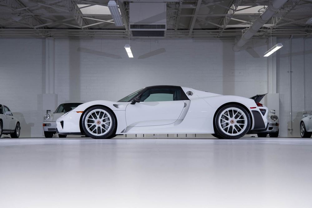 Porsche White Collection Λευκές Porsche Δημοπρασία