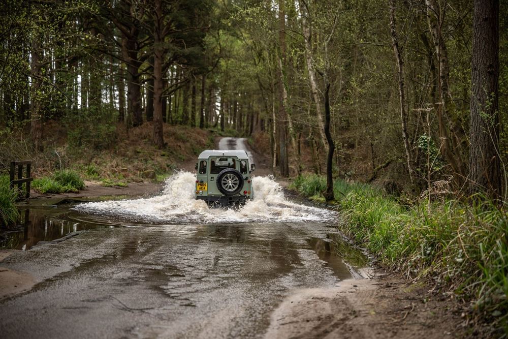 Land Rover Defender ηλεκτρικό Restomod Bedeo