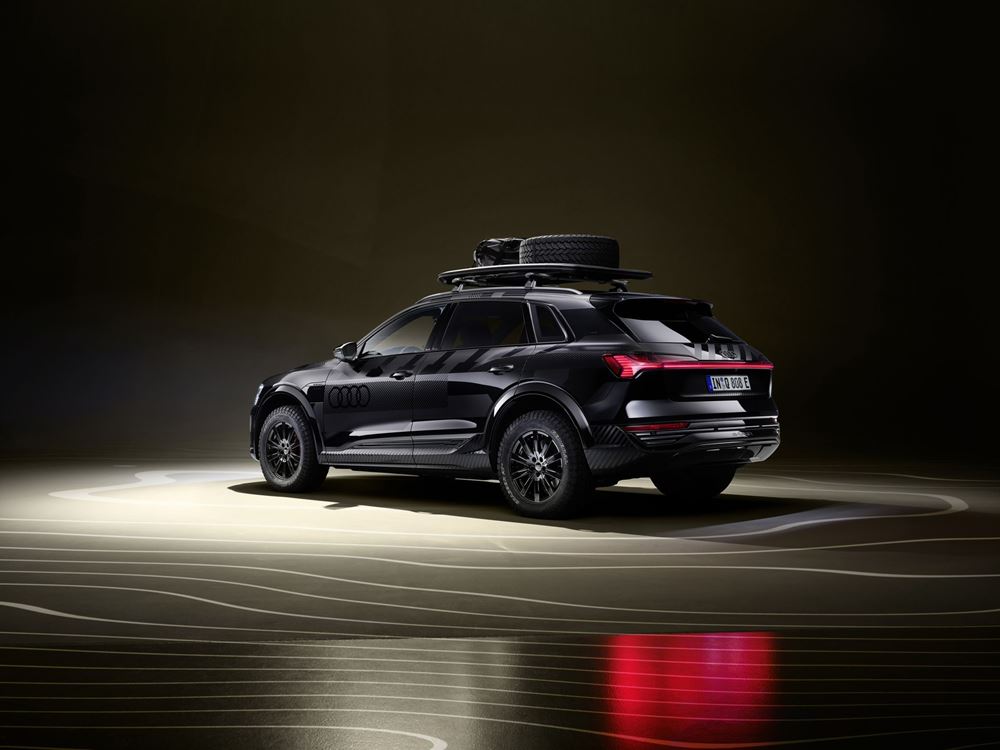 Audi Q8 e-tron Dakar