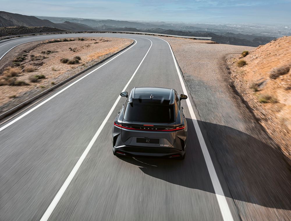 Lexus RZ450e