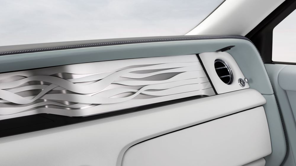 Rolls-Royce Phantom Scintilla με την Νίκη της Σαμοθράκης