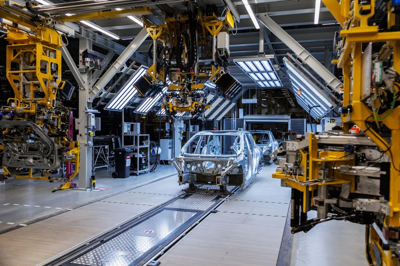 BMW iX3 γραμμή παραγωγής εργοστάσιο Debrecen Ουγγαρία