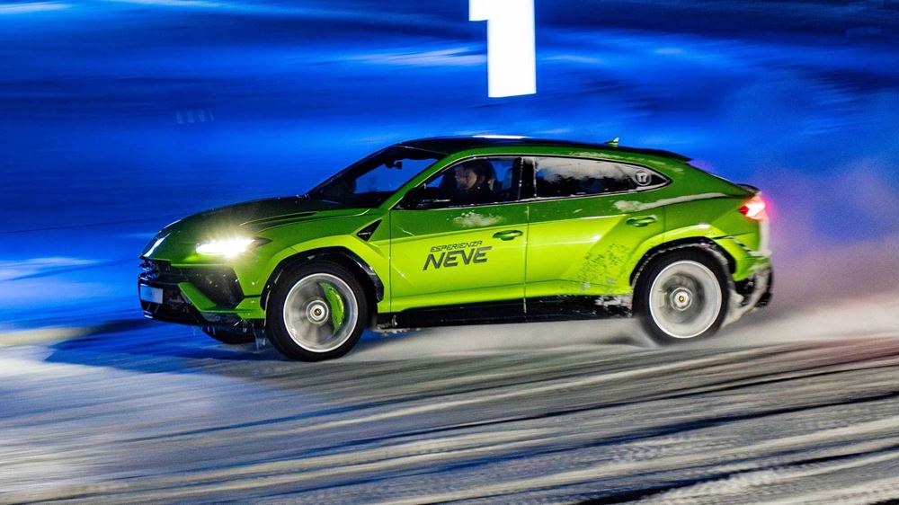 Lamborghini Esperienza Neve