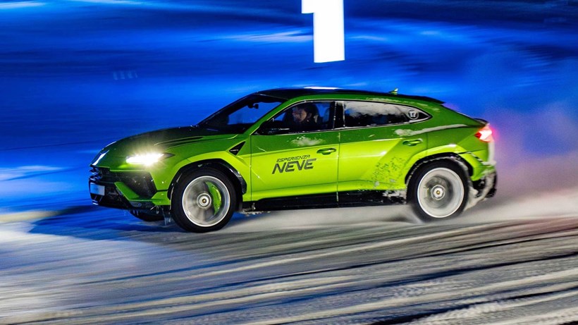 Lamborghini Esperienza Neve