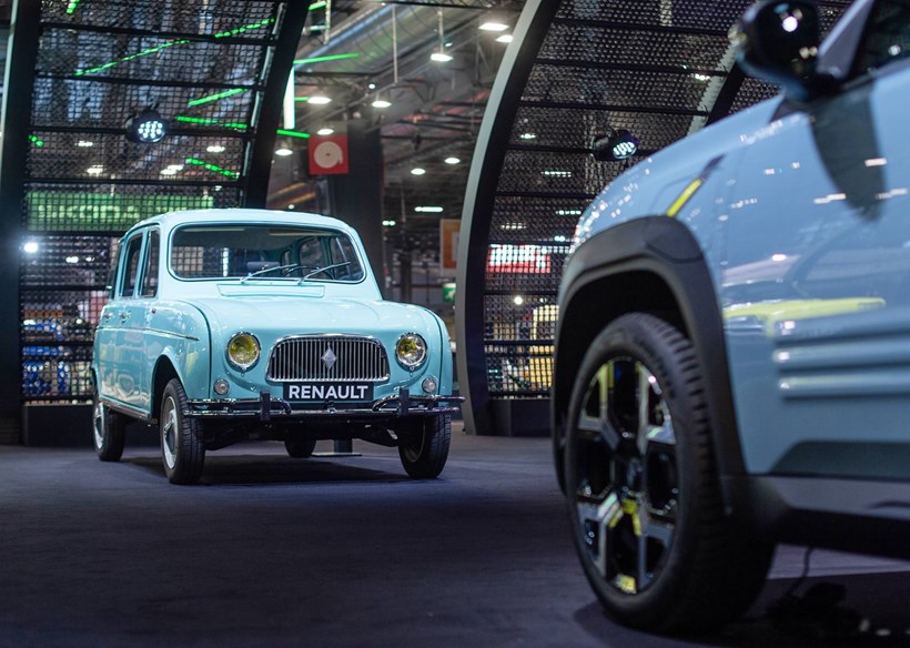 Renault Retromobile R4