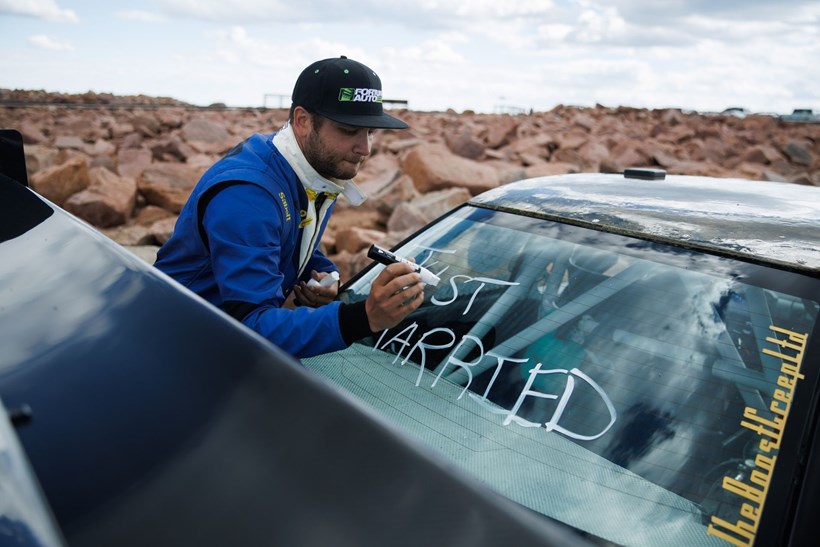 Pikes Peak 2024 Kendall Samuel Subaru Impreza γάμος στον τερματισμό