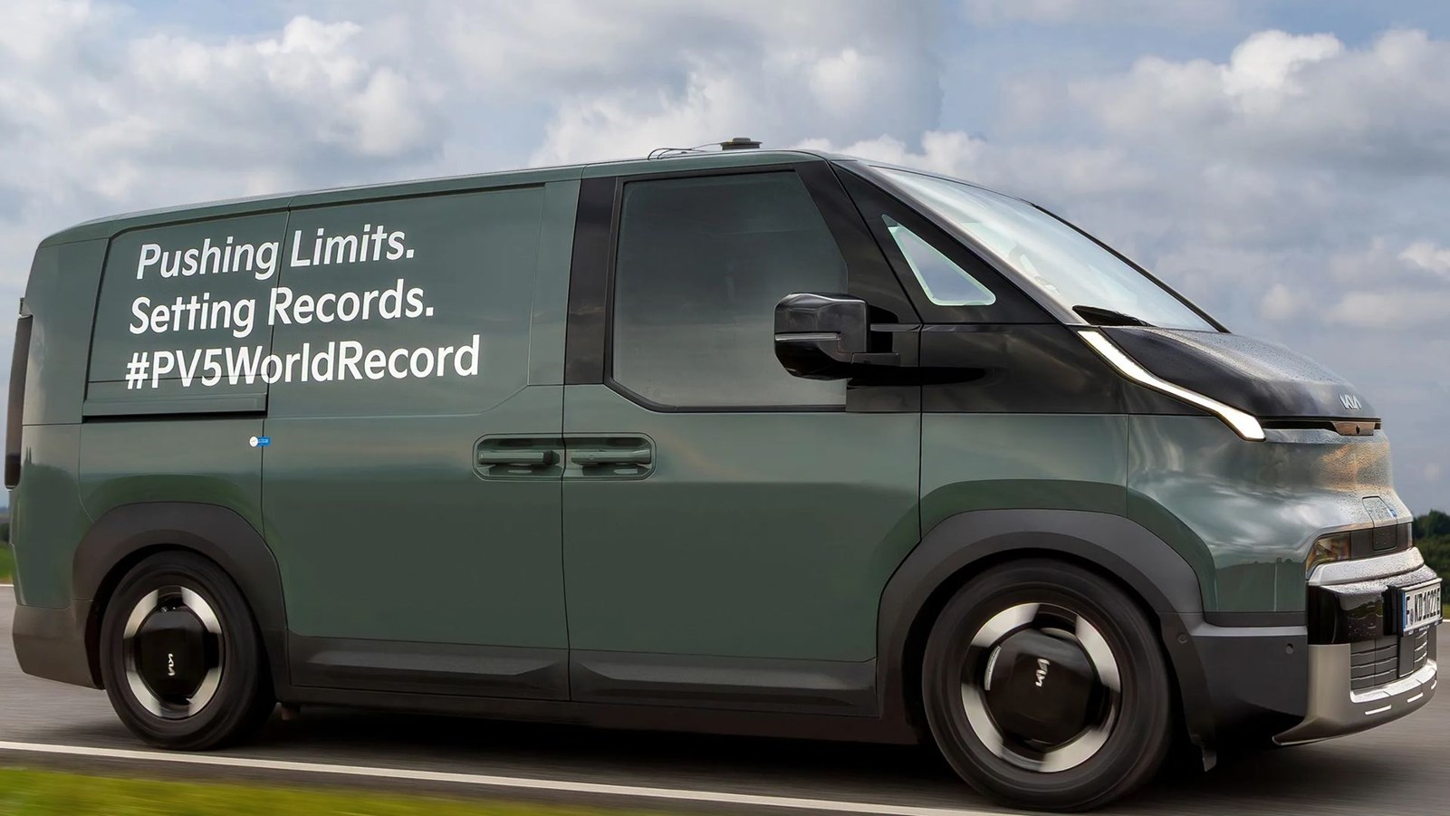Kia PV5 Cargo Guinness record