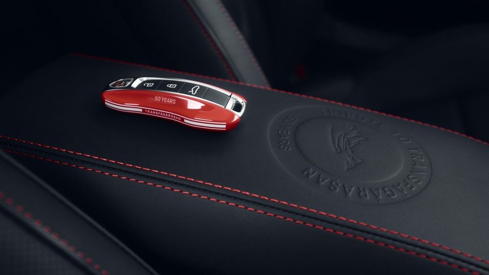 Porsche 911 Carrera 4 GTS Transfagarasan