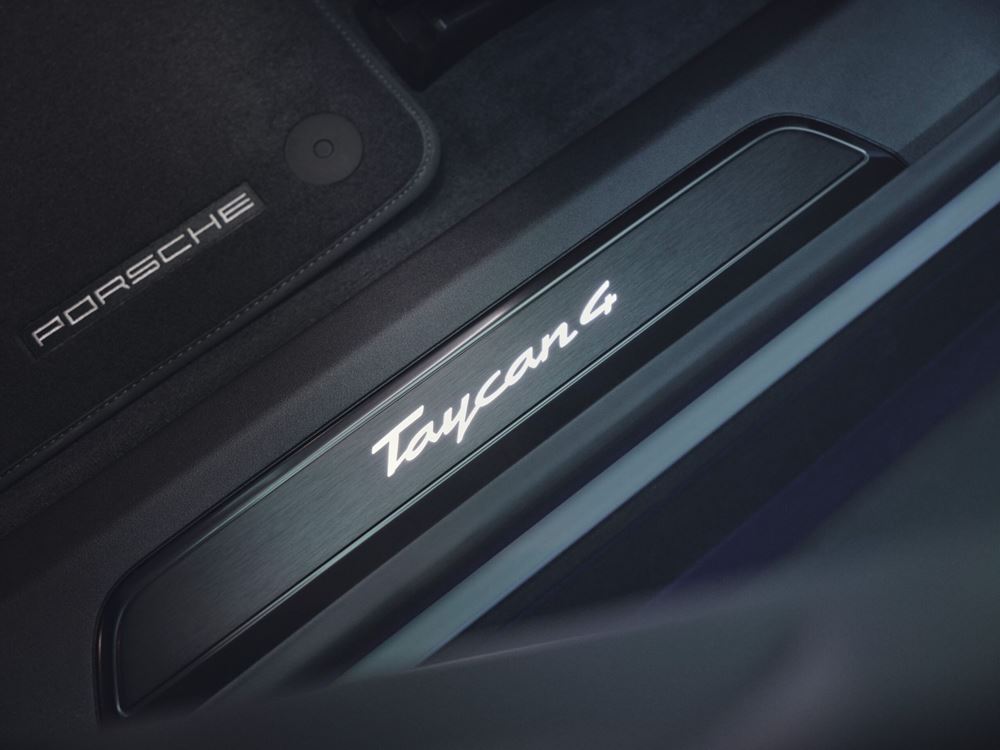 Porsche Taycan 4