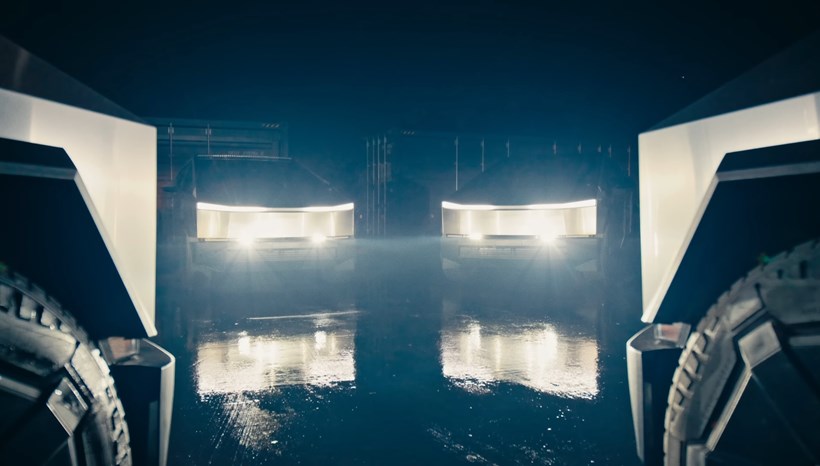 Tesla Cybertruck Light Show Χριστούγεννα 2024